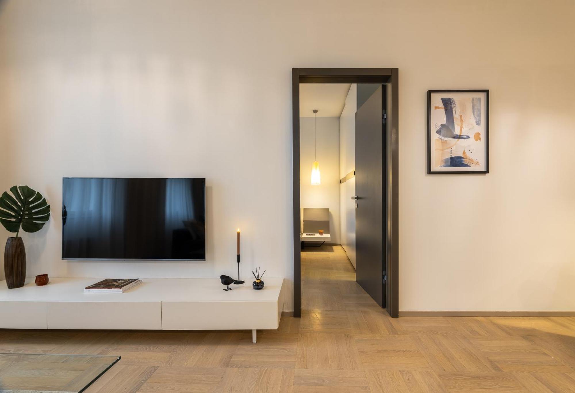 Chic & New Town By Subway Praga